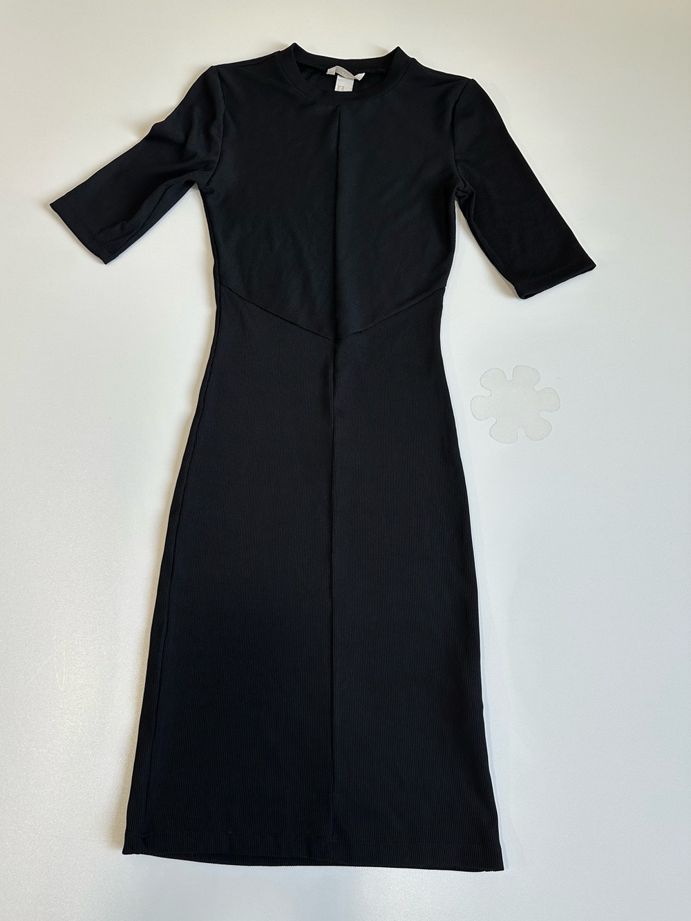 H&M Black Midi Dress Women’s Size XS Round Neck Color Black